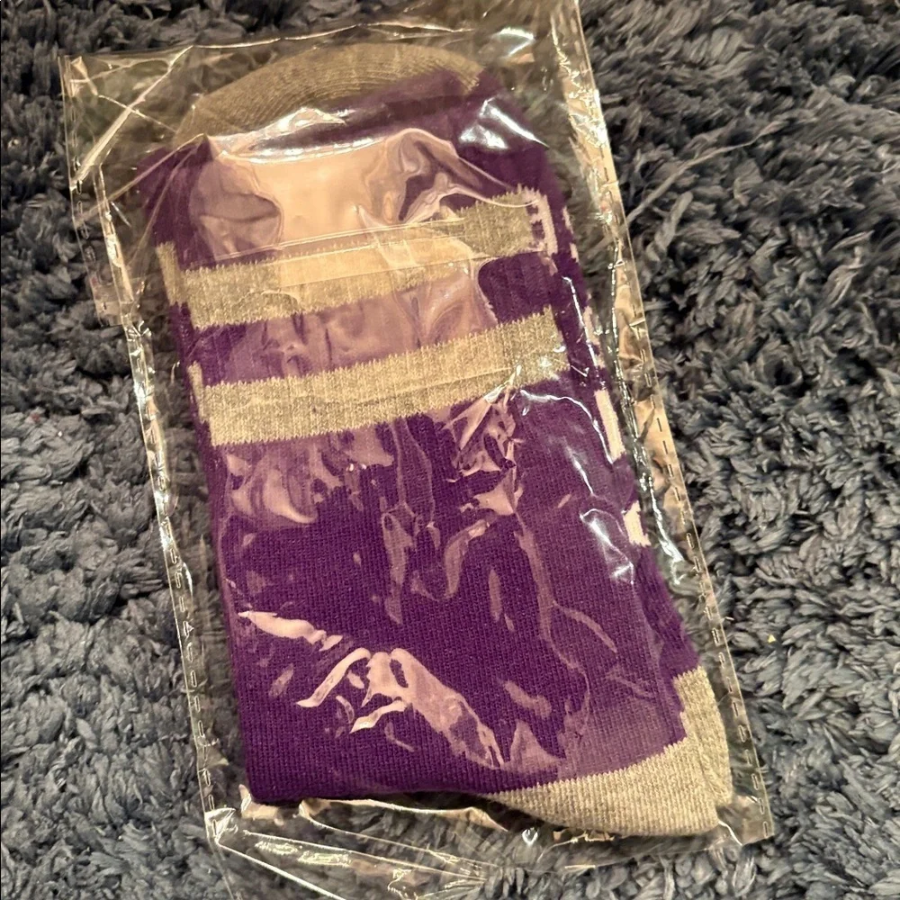Harry Potter Dobby is Free Purple Gray Socks OS